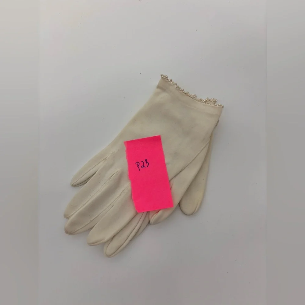 Vintage Ivory Dress Gloves with Beaded Trim – Mid-Century Classic